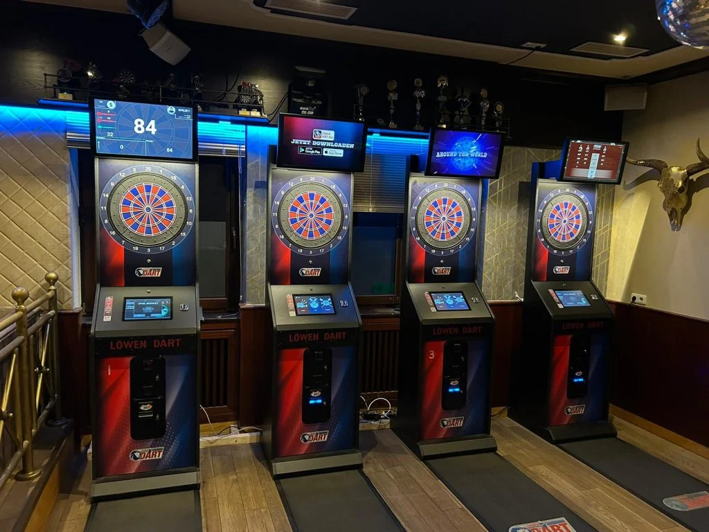Dartpfeile im Dartboard